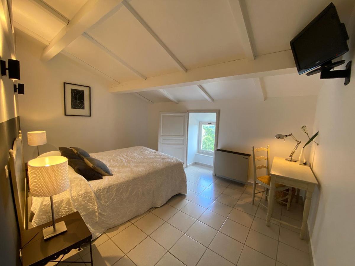 Auberge De La Tour De Brison Sanilhac  Екстериор снимка