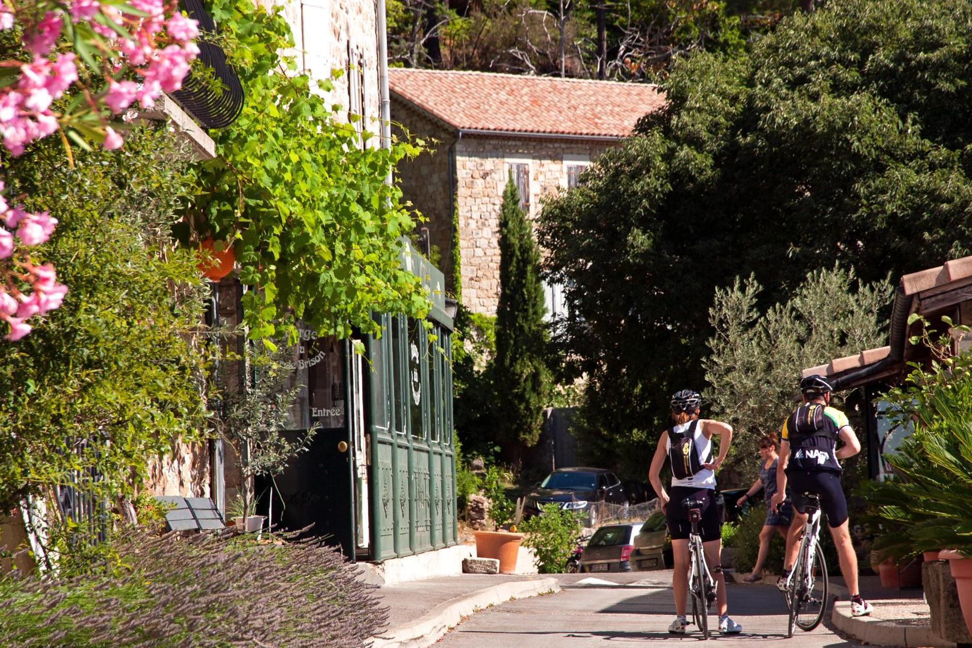 Auberge De La Tour De Brison Sanilhac  Екстериор снимка
