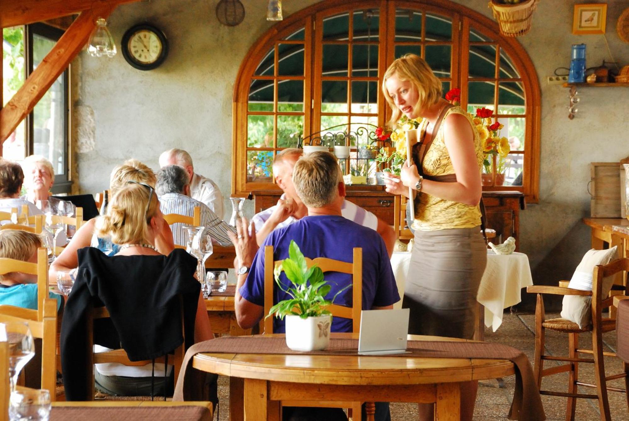 Auberge De La Tour De Brison Sanilhac  Екстериор снимка