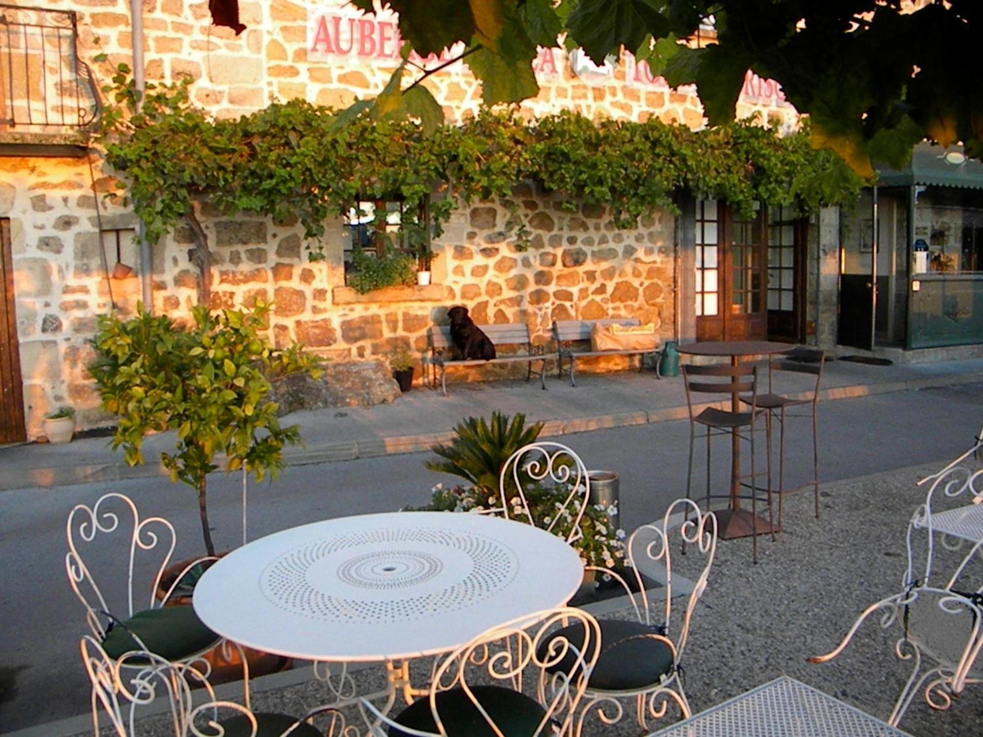 Auberge De La Tour De Brison Sanilhac  Екстериор снимка