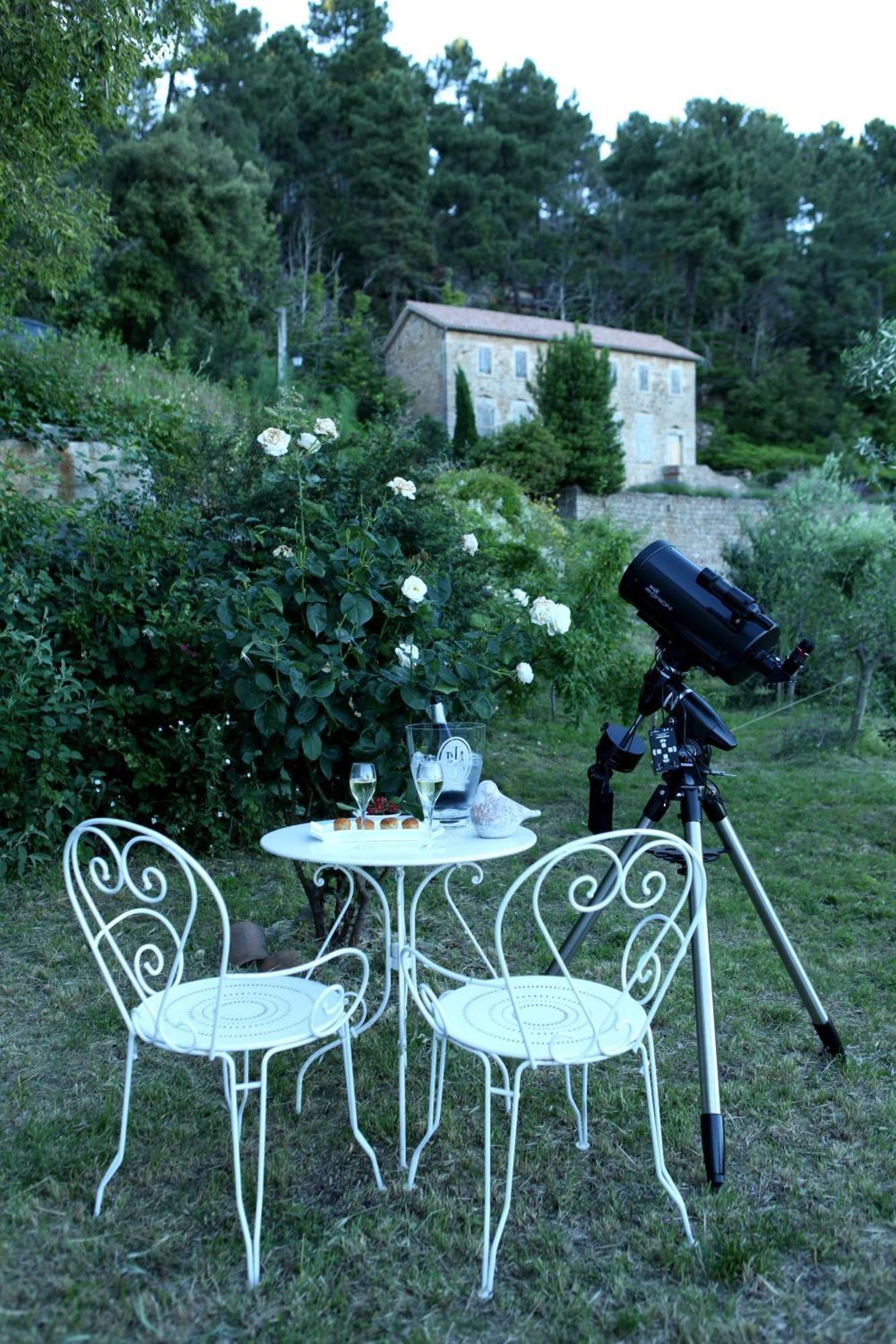 Auberge De La Tour De Brison Sanilhac  Екстериор снимка