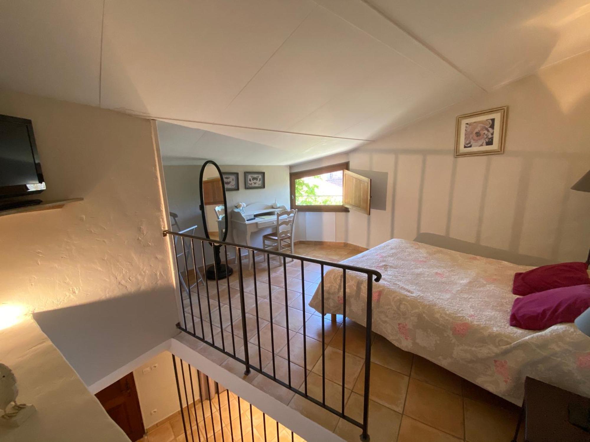 Auberge De La Tour De Brison Sanilhac  Стая снимка