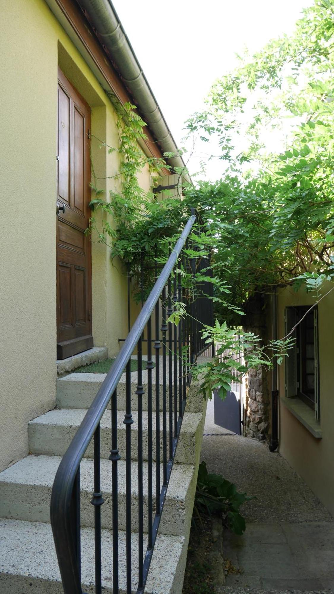 Auberge De La Tour De Brison Sanilhac  Стая снимка